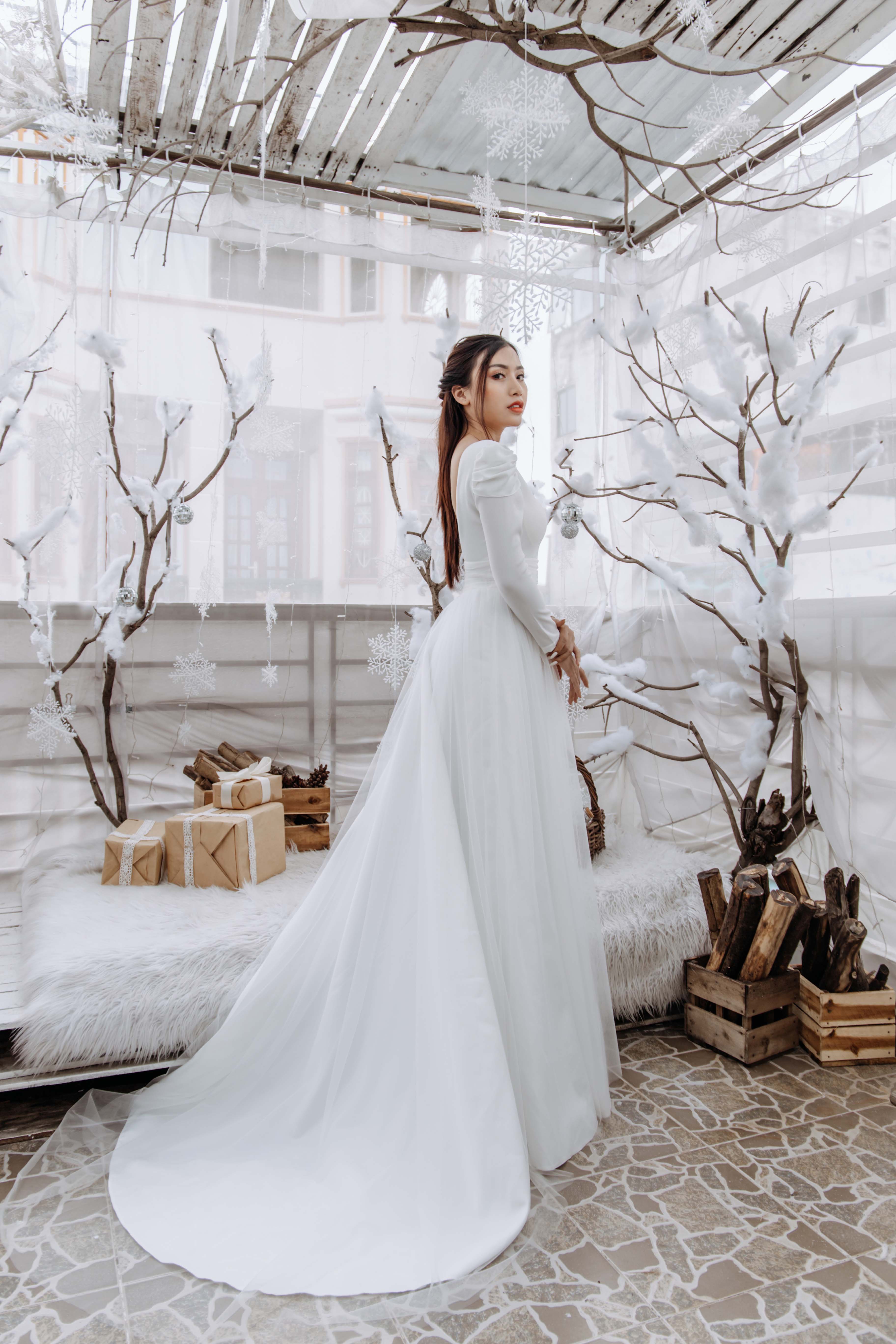 Váy cưới làm lễ luxury LT365 - VÁY CƯỚI CAO CẤP LINH NGA BRIDAL